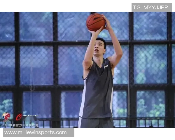 武汉篮球队耐力之战聚焦球队拼搏精神与训练成果的深度剖析 武汉篮球队耐力之战聚焦球队拼搏精神与训练成果的深度剖析