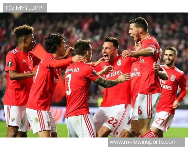 武汉足球队灵活性引发热议欧冠赛场上的战术争论与启示 武汉足球队灵活性引发热议欧冠赛场上的战术争论与启示