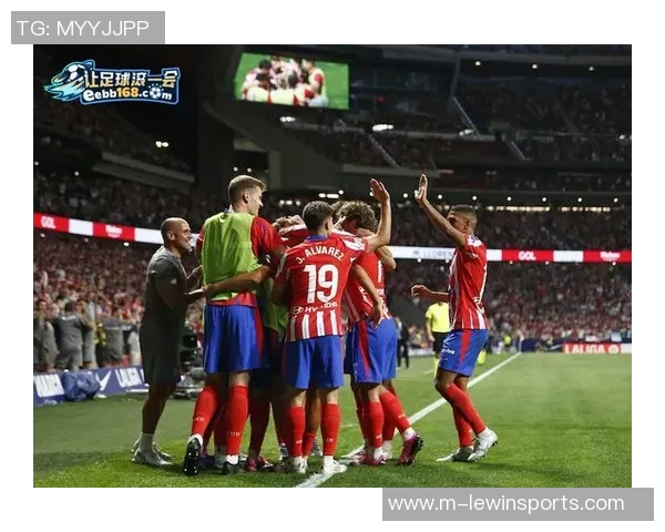 重庆足球队战术配合深度解析与欧冠球队的对比分析 重庆足球队战术配合深度解析与欧冠球队的对比分析