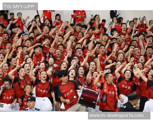 南京足球队实力引发热议球迷对未来表现充满期待与质疑 南京足球队实力引发热议球迷对未来表现充满期待与质疑